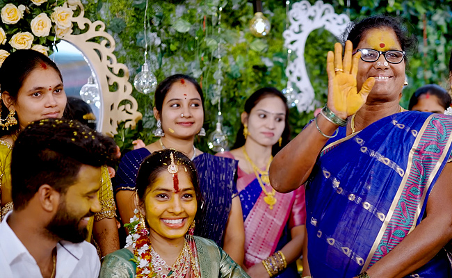 Pulsar_20Bike_20Ramana_20Engagement_20Celebrations_20Photos_9.jpg 10