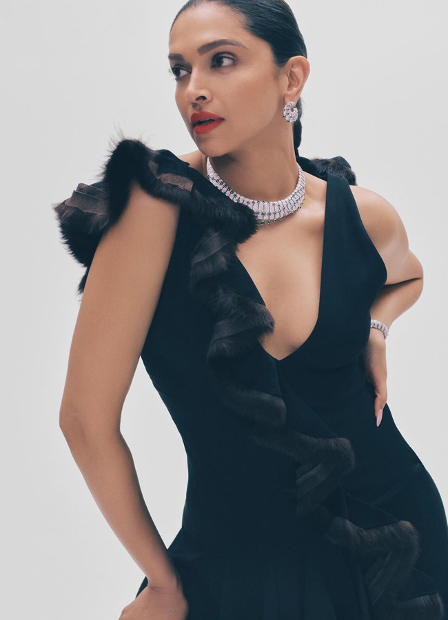 30.Deepika-Padukone.jpg 35