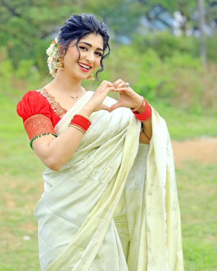 AditiPrabhudeva-09_0.jpg 9