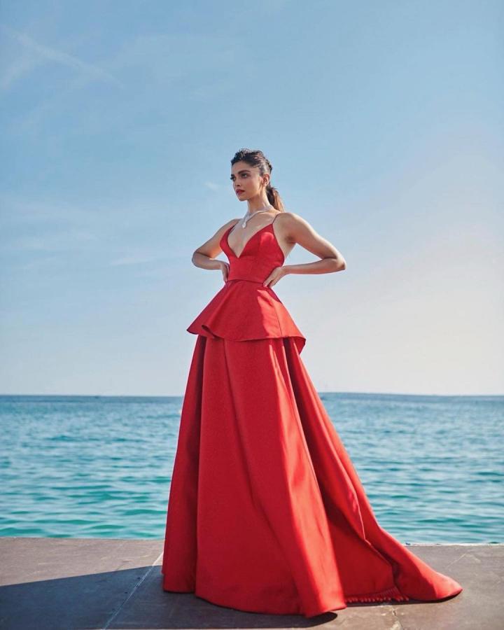 Deepika-birthday.jpg 3