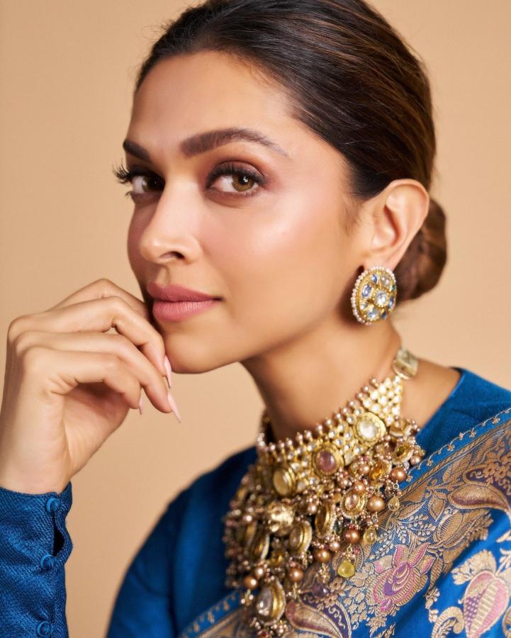 Deepika_20still.jpg 12