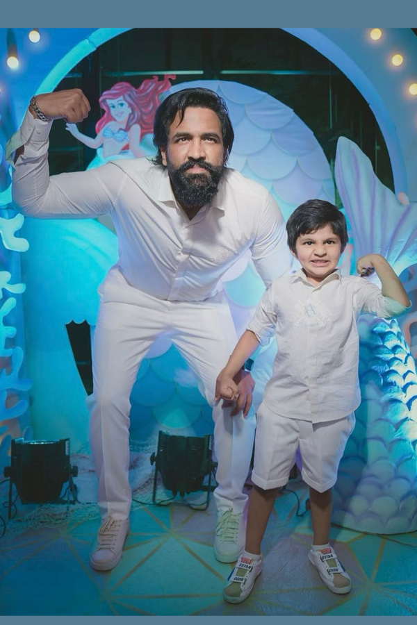 Manchu_20Vishnu_20announces_20cinematic_20debut_20of_20his_20son_20Avram_20Photos_7.jpg 8