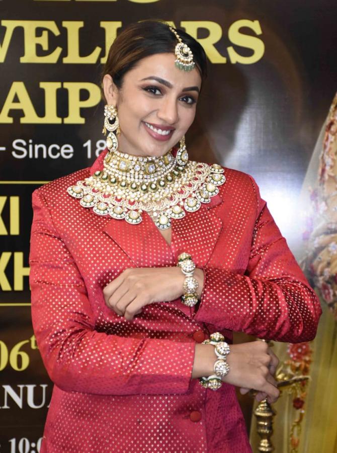 Actress_20Tejaswi_20Madivada.jpeg 3