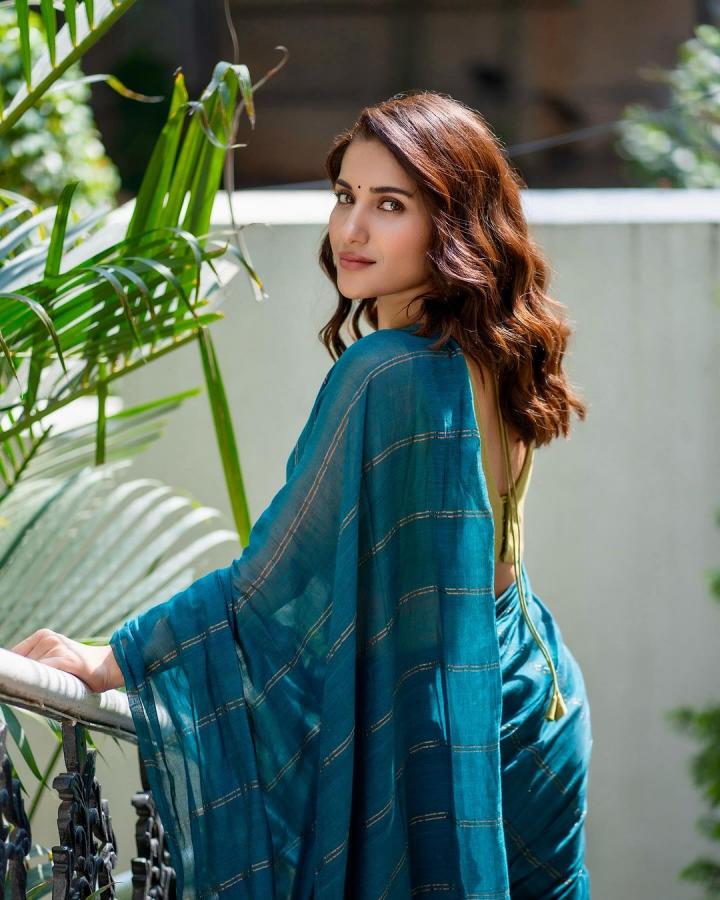 Ruhani-Sharma-saree-pics.jpg 2