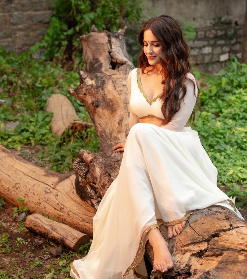 Ruhani-Sharma.jpg 9