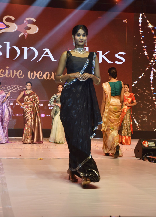 Fashion-Show-11.jpg 12