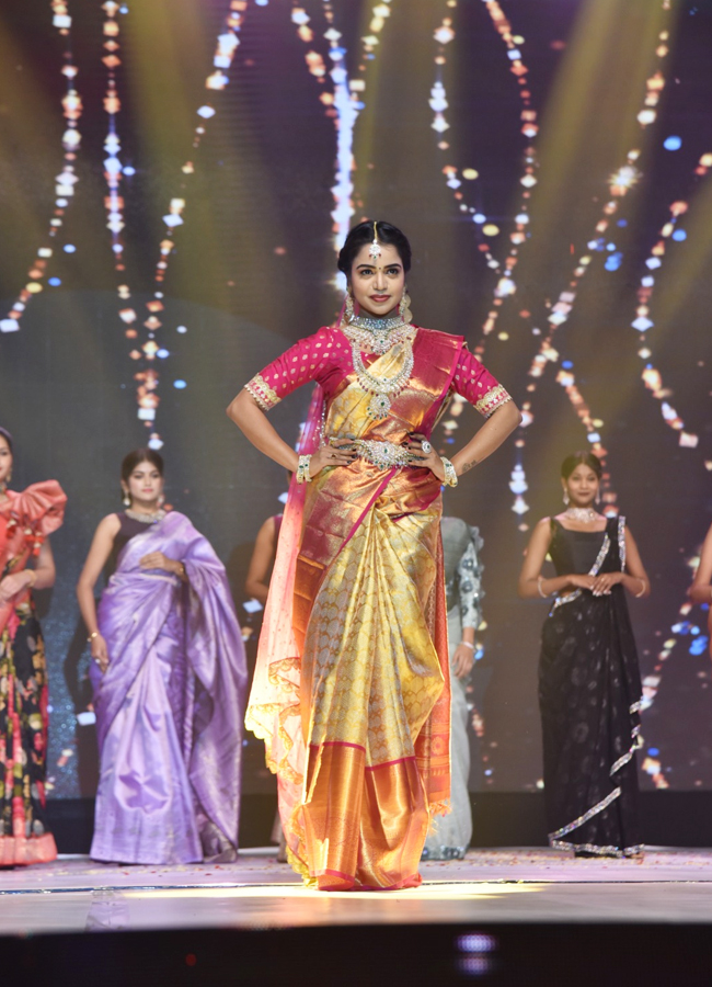 Fashion-Show-17.jpg 18