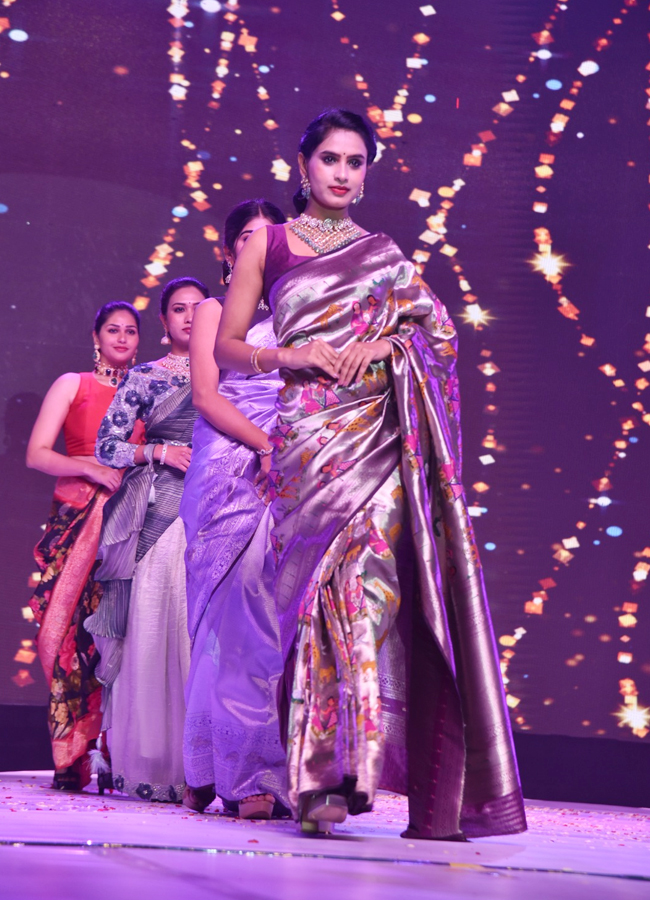 Fashion-Show-2.jpg 3
