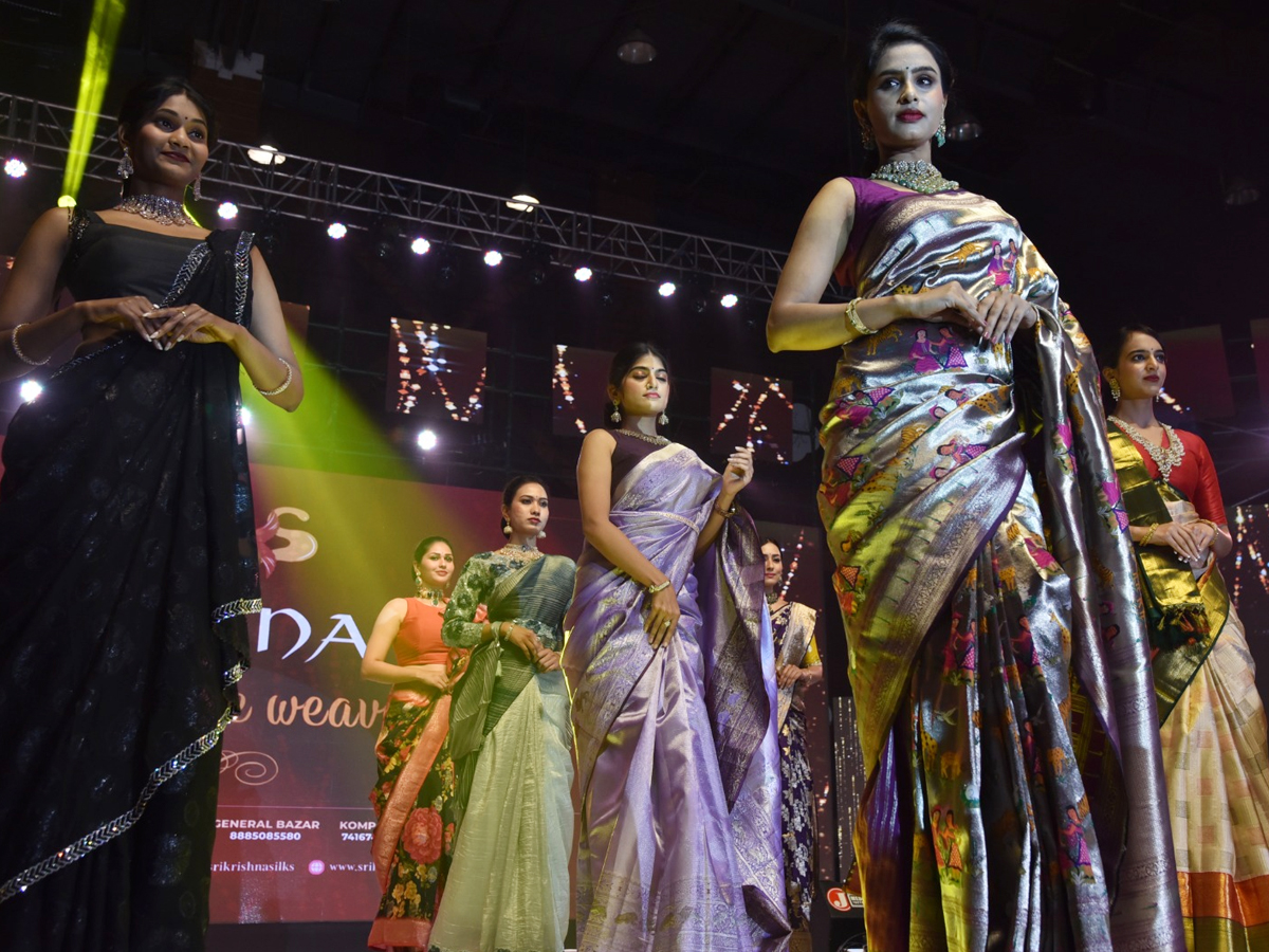 Fashion-Show-4.jpg 5