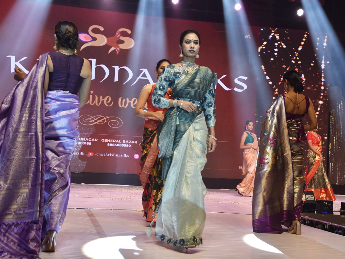 Fashion-Show-5.jpg 6