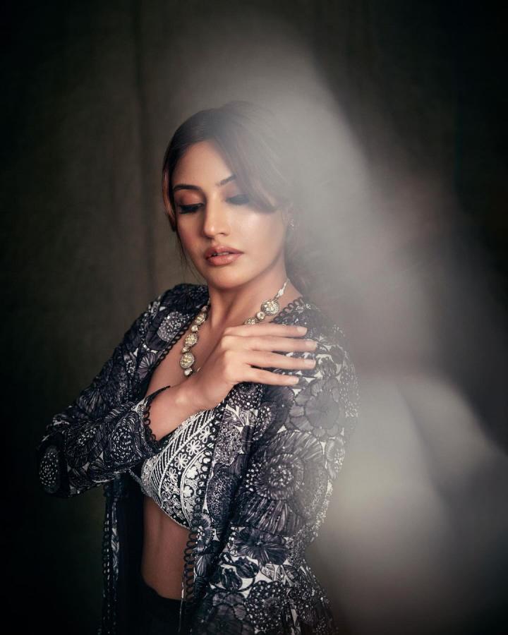 Surbhi-Chandna-insta-photos.jpg 4