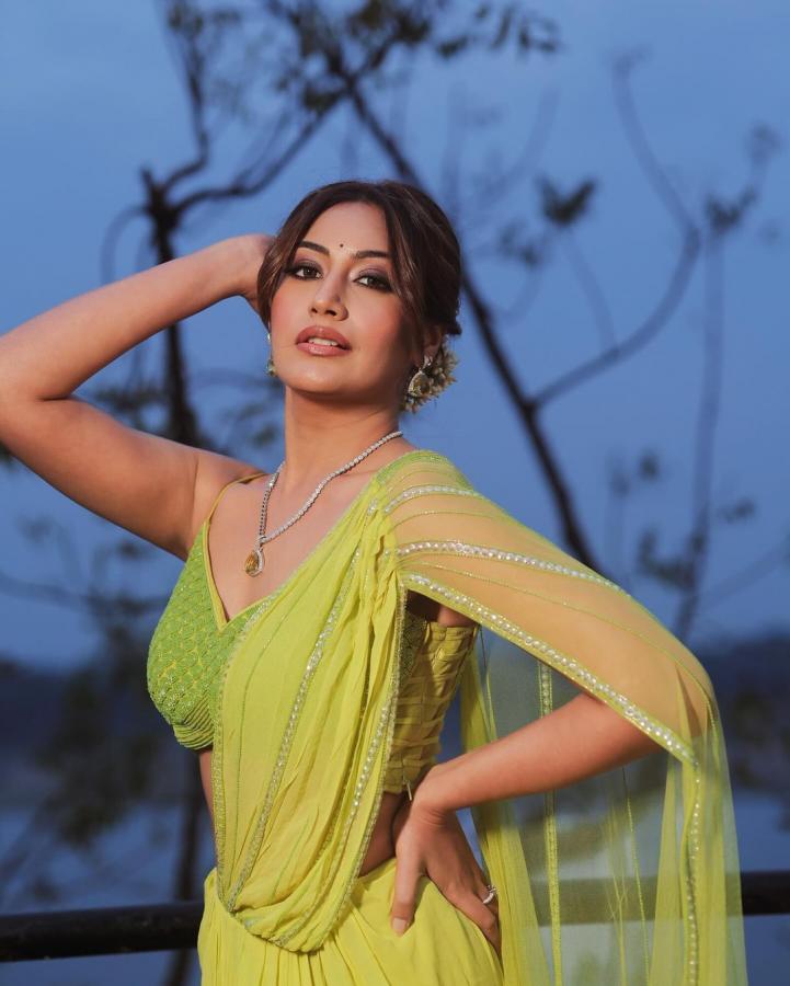 Surbhi-Chandna-poses.jpg 13