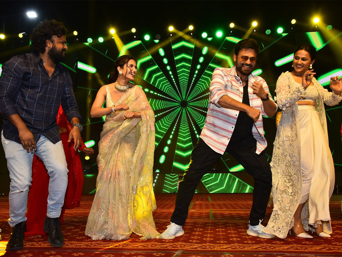 Venkatesh_20Daggubati_20SAINDHAV_20Pre-Release_20Event_20Photos-1.jpg 1