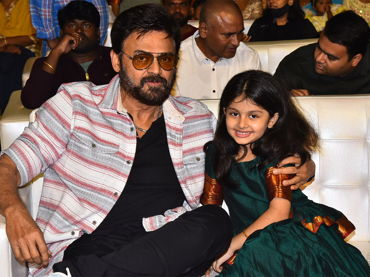 Venkatesh_20Daggubati_20SAINDHAV_20Pre-Release_20Event_20Photos-15.jpg 15
