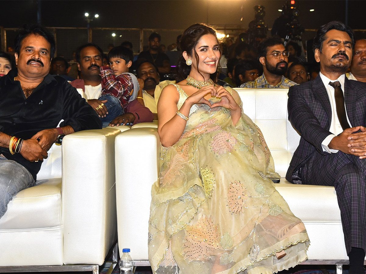 Venkatesh_20Daggubati_20SAINDHAV_20Pre-Release_20Event_20Photos-25.jpg 25