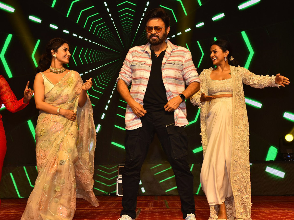 Venkatesh_20Daggubati_20SAINDHAV_20Pre-Release_20Event_20Photos-34.jpg 32