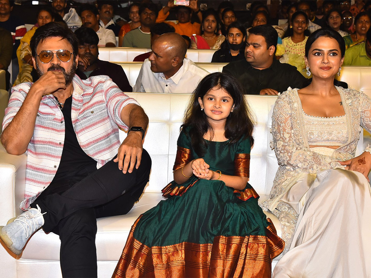 Venkatesh_20Daggubati_20SAINDHAV_20Pre-Release_20Event_20Photos-44.jpg 41