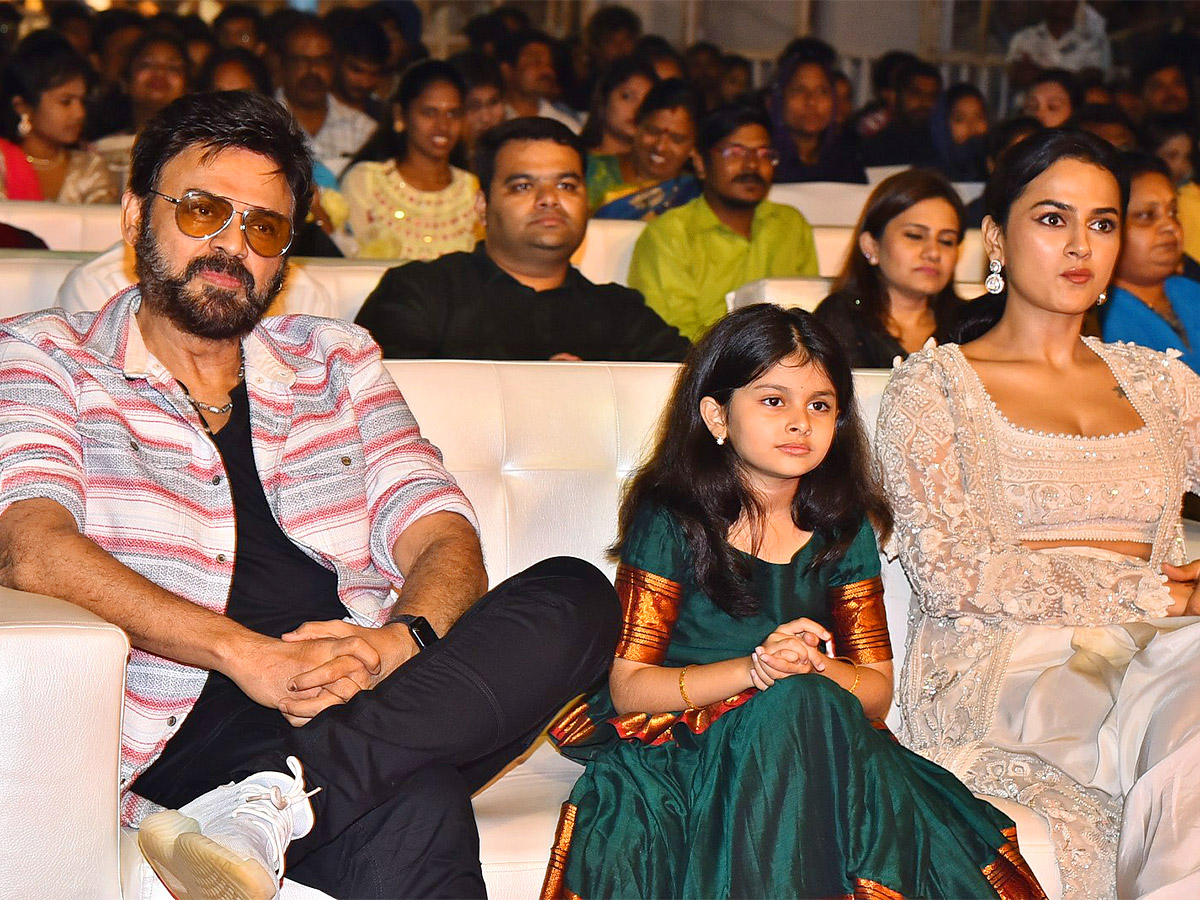 Venkatesh_20Daggubati_20SAINDHAV_20Pre-Release_20Event_20Photos-63.jpg 50