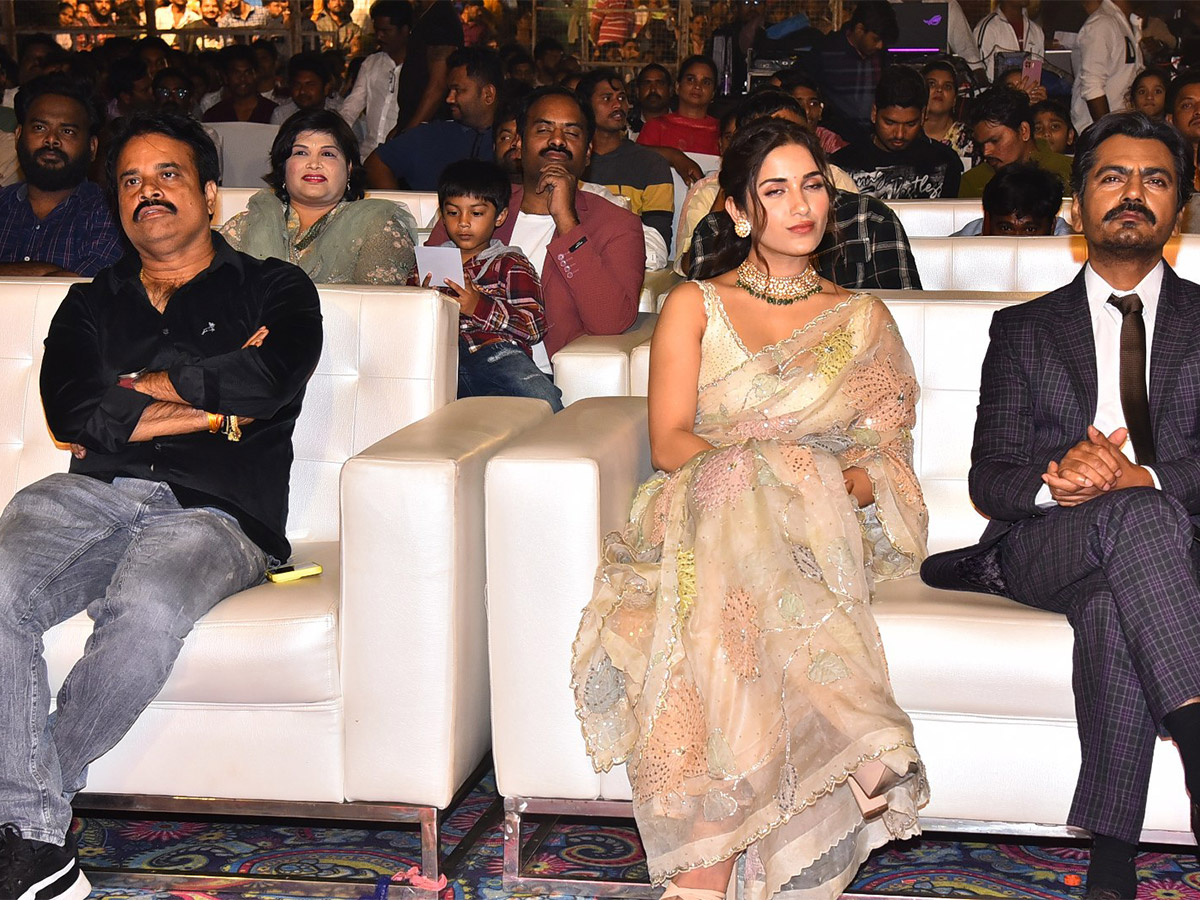 Venkatesh_20Daggubati_20SAINDHAV_20Pre-Release_20Event_20Photos-64.jpg 51