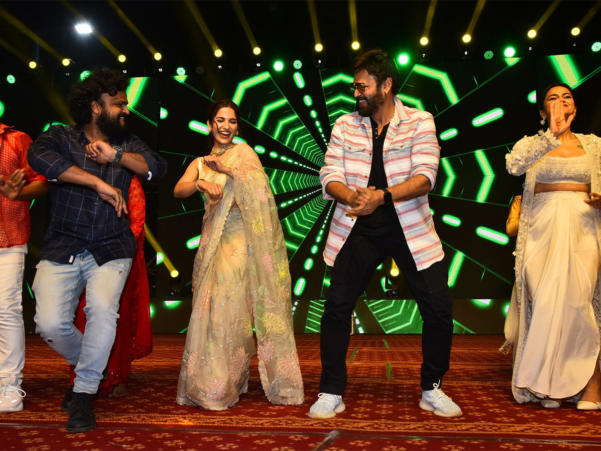 Venkatesh_20Daggubati_20SAINDHAV_20Pre-Release_20Event_20Photos-67.jpg 54
