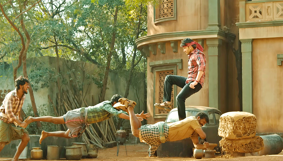 guntur_20karam_20movie_20hd_20images-40.jpg 38