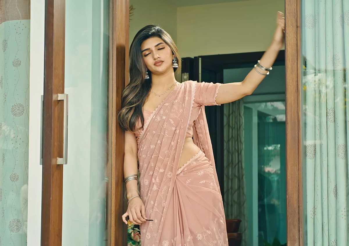 guntur_20karam_20movie_20hd_20images-43.jpg 41
