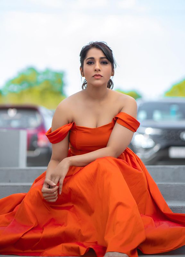 reshmi-looks-in-frock.jpg 2
