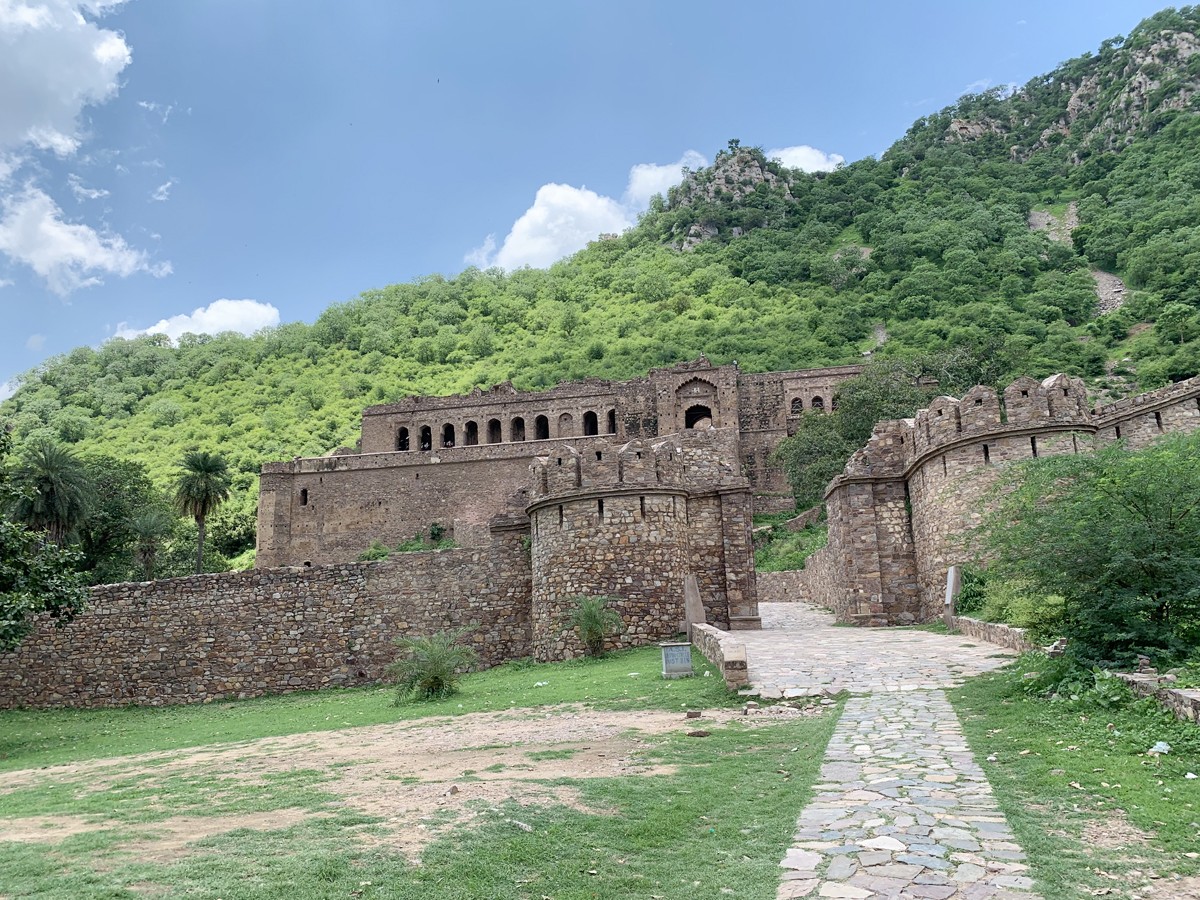 1.Bhangarh-Fort.jpg 1