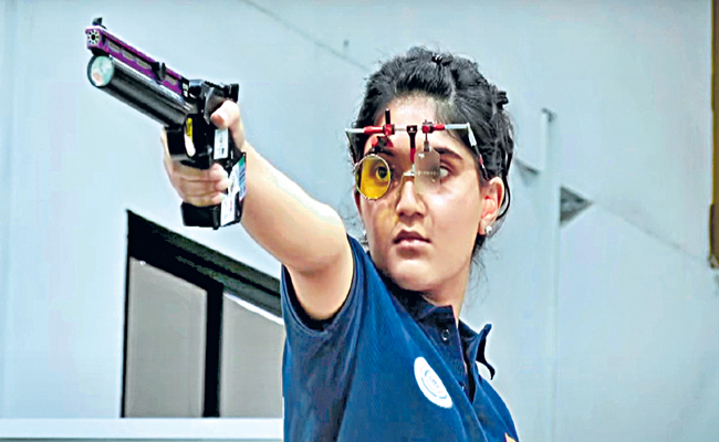ESHA-SINGH-GOLD.jpg