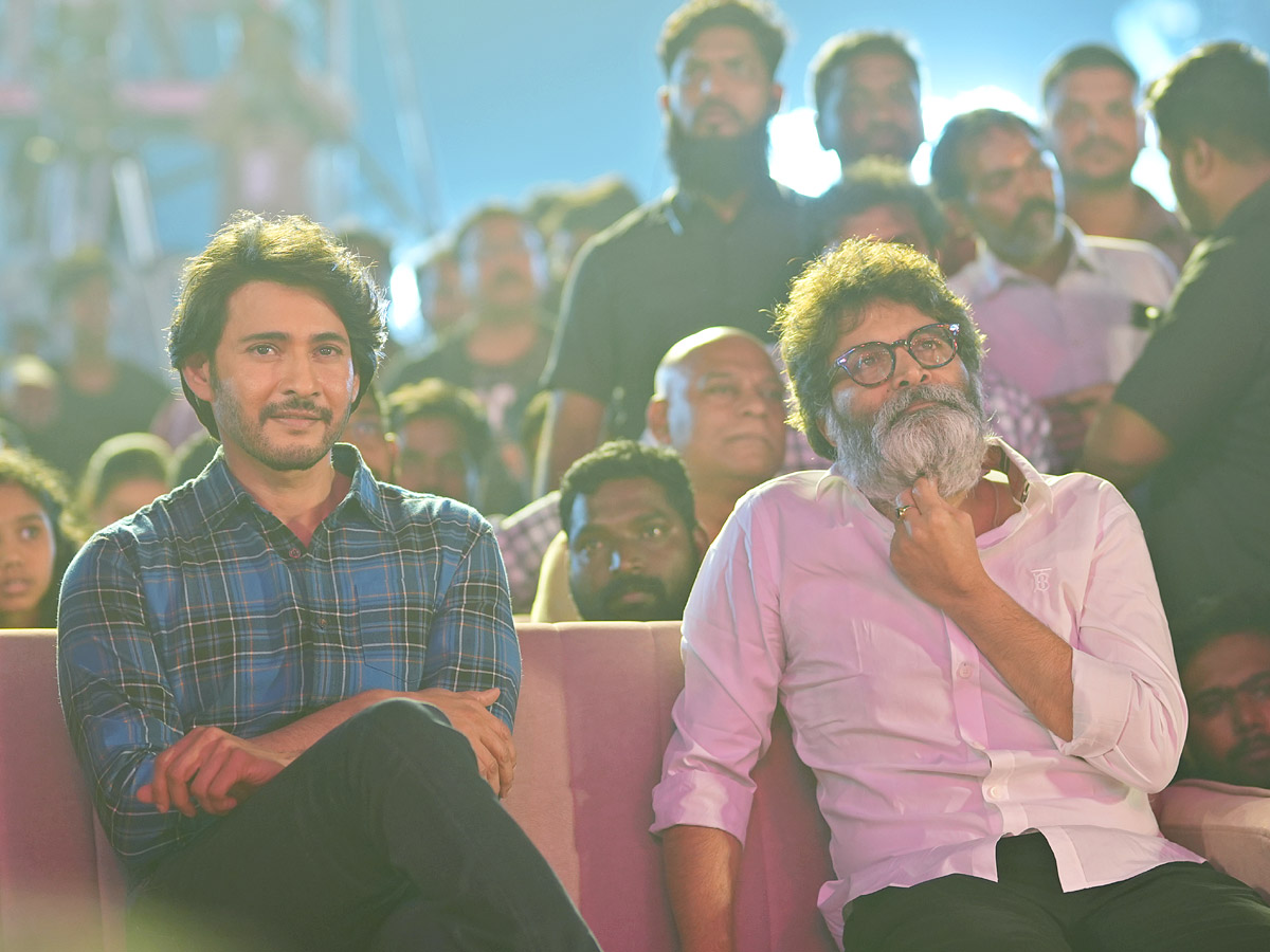 Guntur_20Kaaram_20Pre_20Release_20Event_20Photos_10.jpg 11