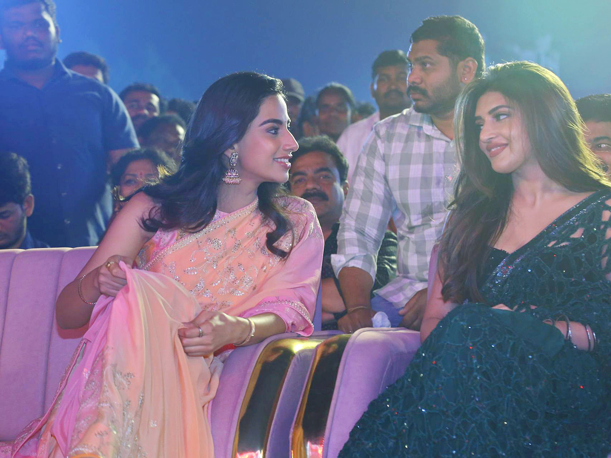 Guntur_20Kaaram_20Pre_20Release_20Event_20Photos_17.jpg 18