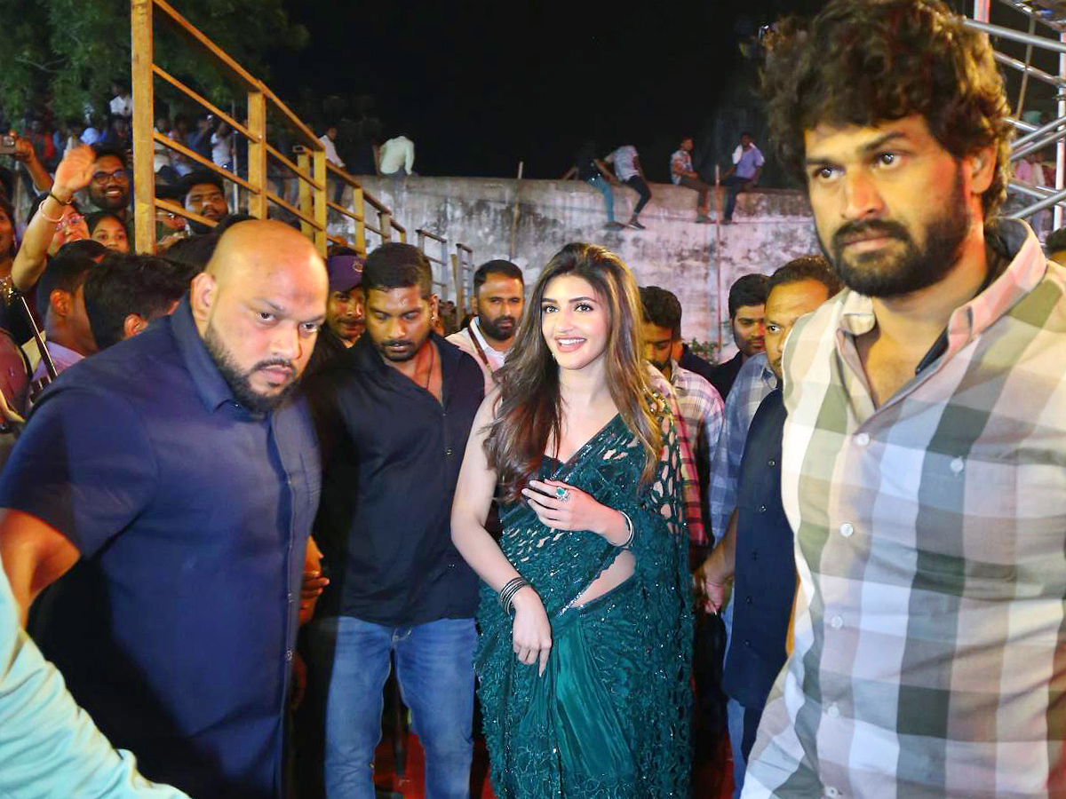 Guntur_20Kaaram_20Pre_20Release_20Event_20Photos_20.jpg 21