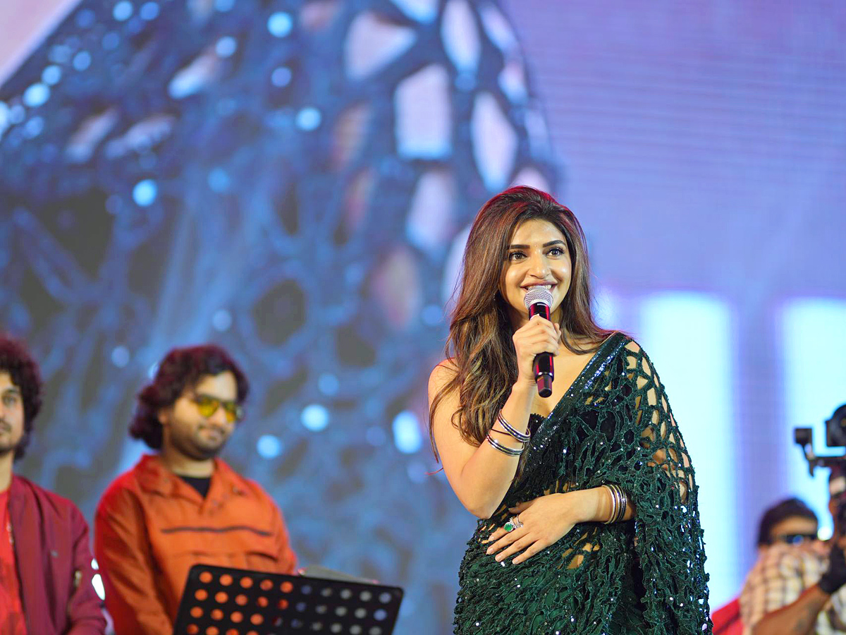 Guntur_20Kaaram_20Pre_20Release_20Event_20Photos_32.jpg 33