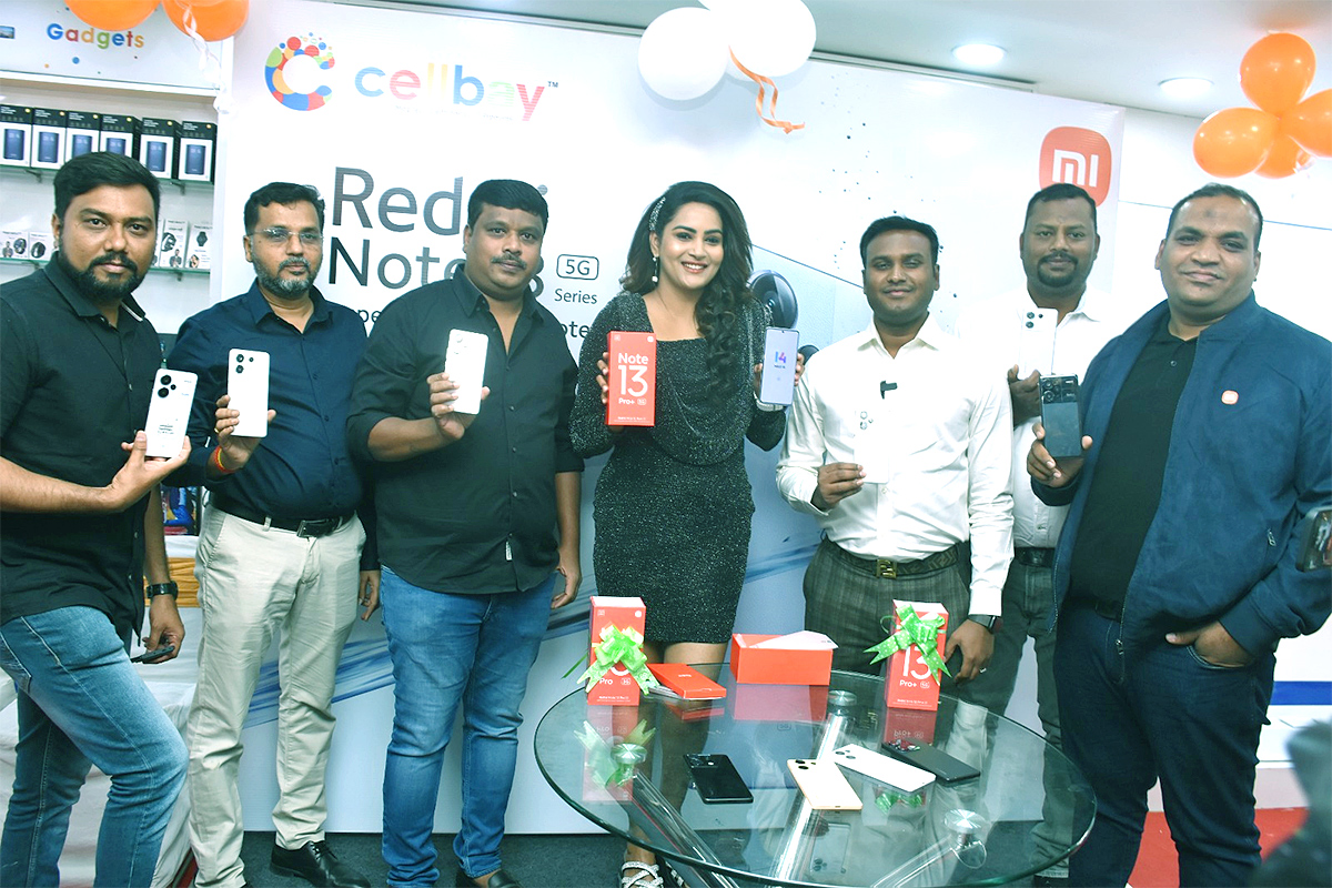 Redmi_20Note_2013_205G_20Series_20Launching_20in_20Bigg_20boss_20fame_20Himaja2.jpg 2
