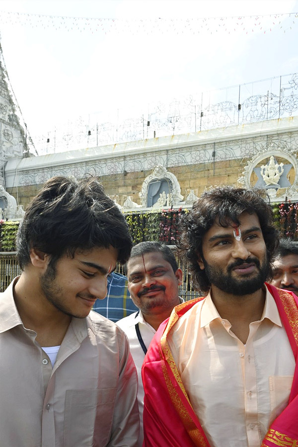 Sudheer_20Babu_20With_20His_20Family_20Visits_20Tirumala_20Temple_20Photos_16.jpg 17