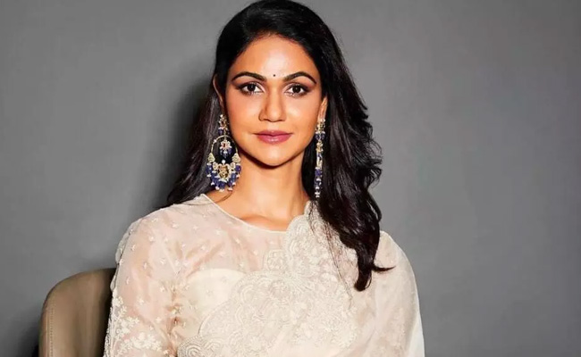 allu-sneha-pic-a-boo.jpg