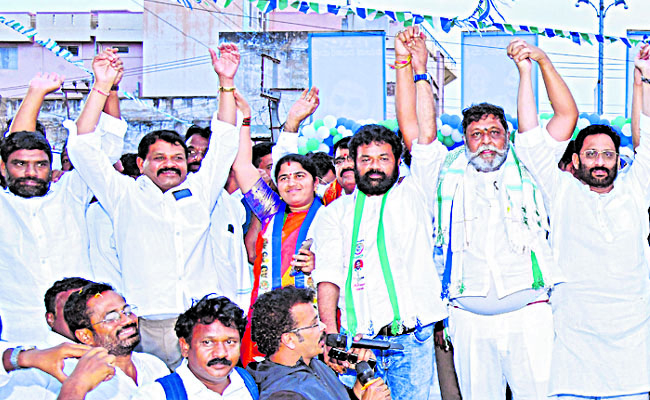 BUS_20YATRA.jpg