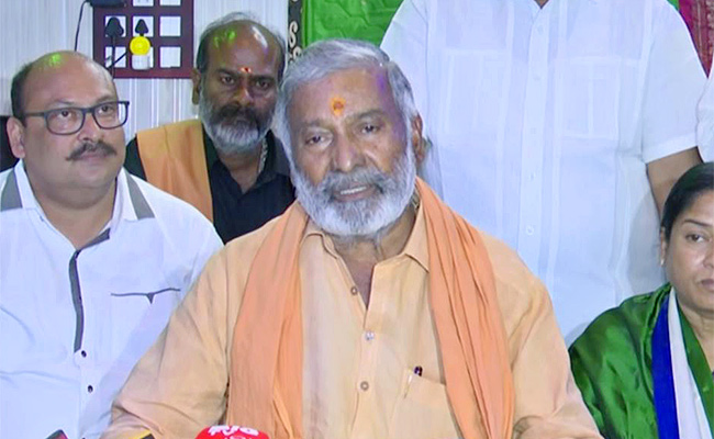 Minister-Peddireddy-Ramachandra-Reddy.jpg