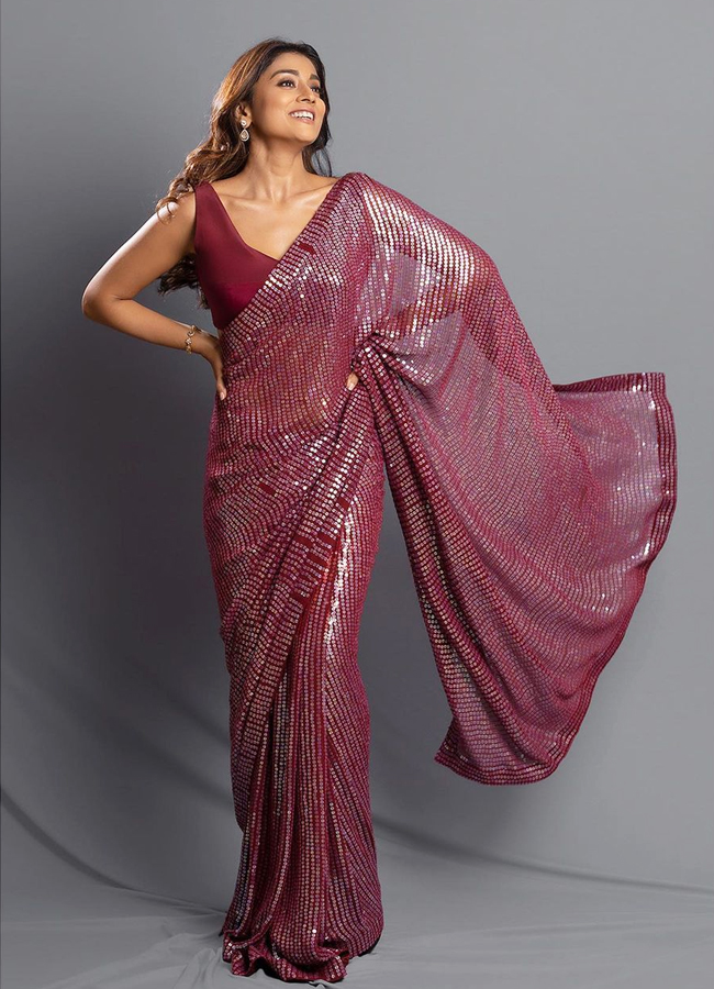 Shriya-Saran-1.jpg 4