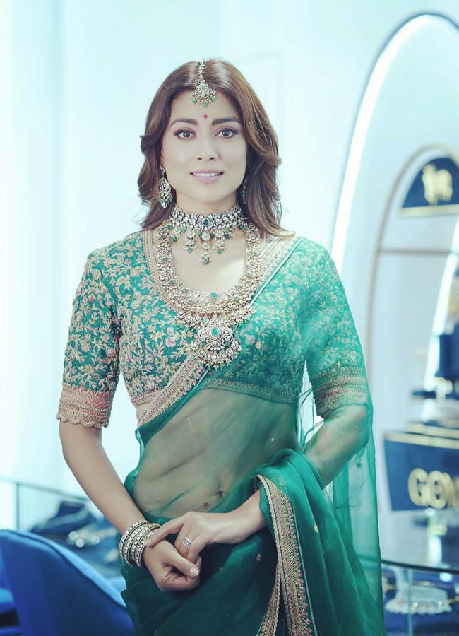 Shriya-Saran-11.jpg 14