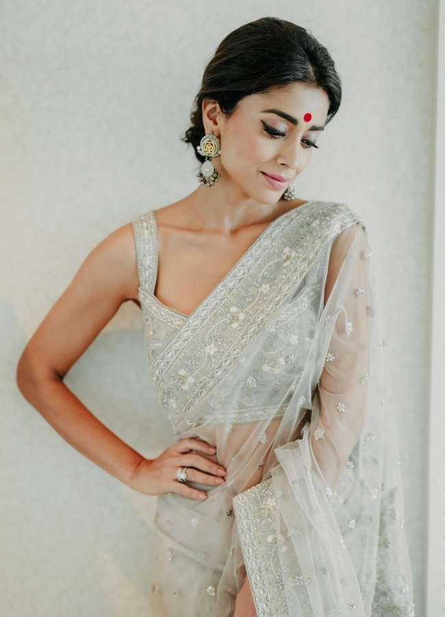 Shriya-Saran-9.jpg 12