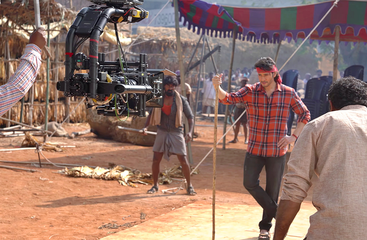Mahesh_20Babu_20Guntur_20Karam_20Making_20Video-11.jpg 11