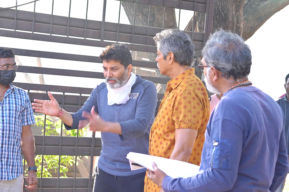 Mahesh_20Babu_20Guntur_20Karam_20Making_20Video-19.jpg 19