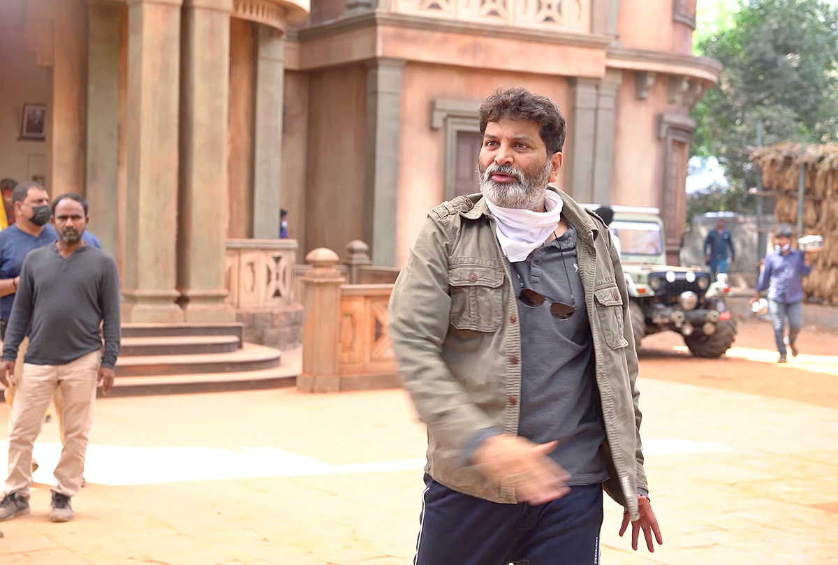 Mahesh_20Babu_20Guntur_20Karam_20Making_20Video-21.jpg 21
