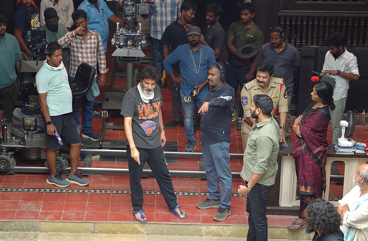 Mahesh_20Babu_20Guntur_20Karam_20Making_20Video-29.jpg 29