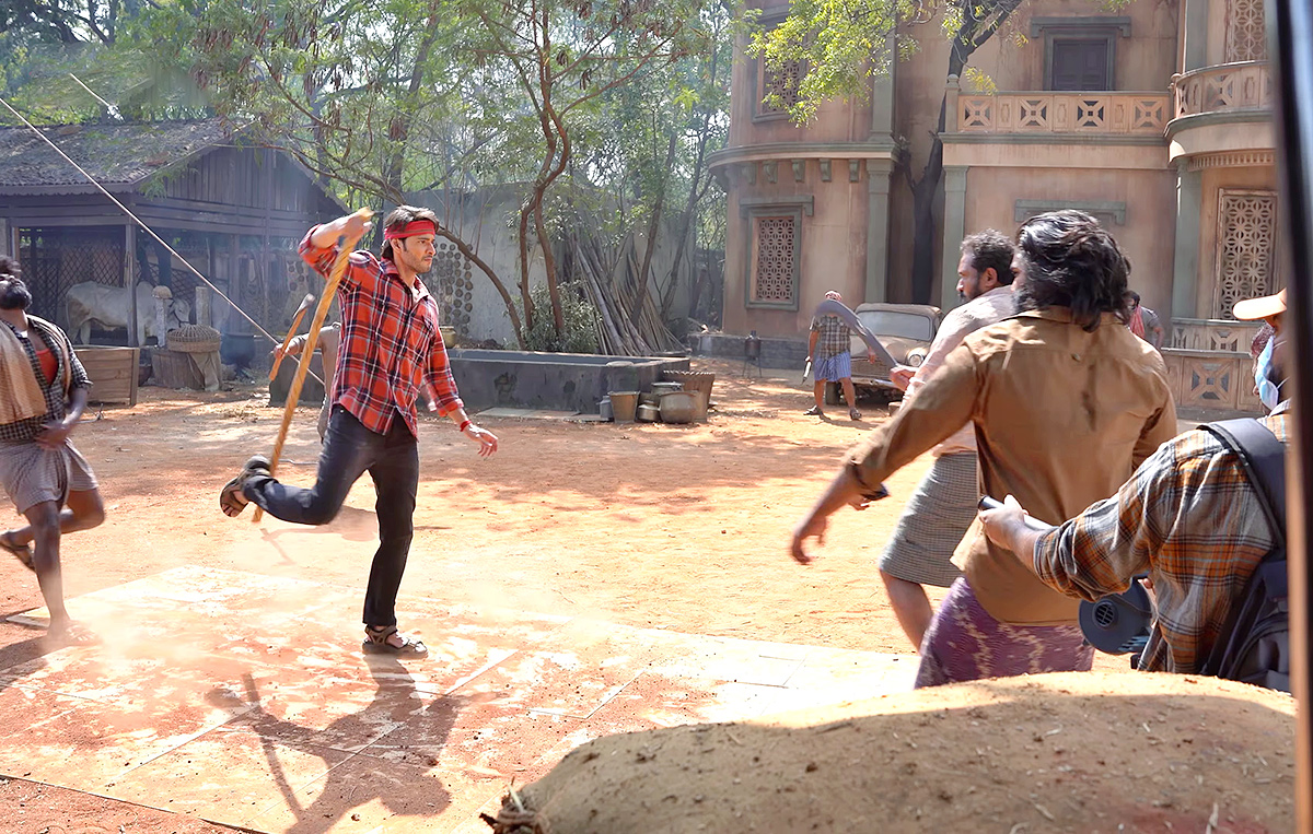 Mahesh_20Babu_20Guntur_20Karam_20Making_20Video-3.jpg 3