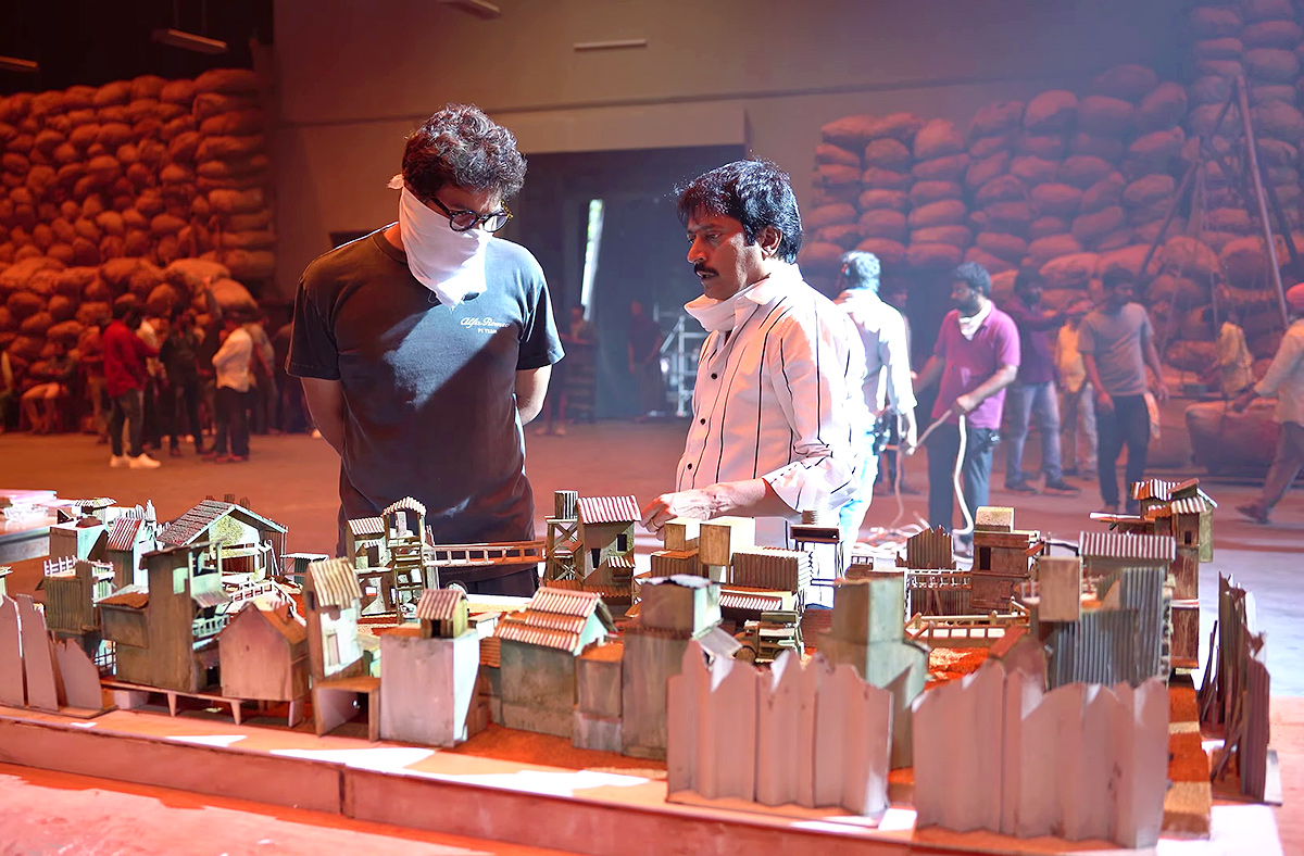 Mahesh_20Babu_20Guntur_20Karam_20Making_20Video-51.jpg 50