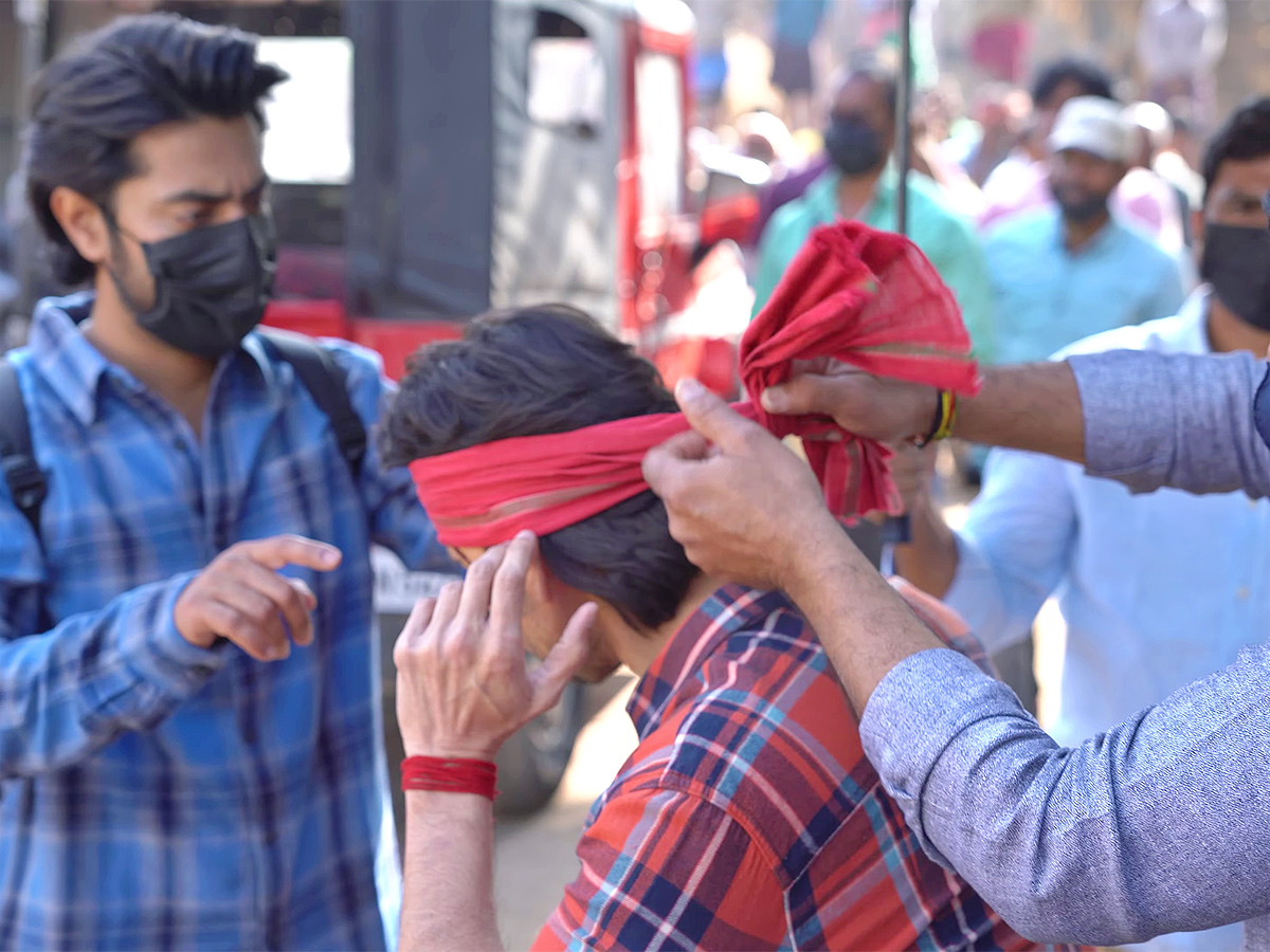 Mahesh_20Babu_20Guntur_20Karam_20Making_20Video-56.jpg 55