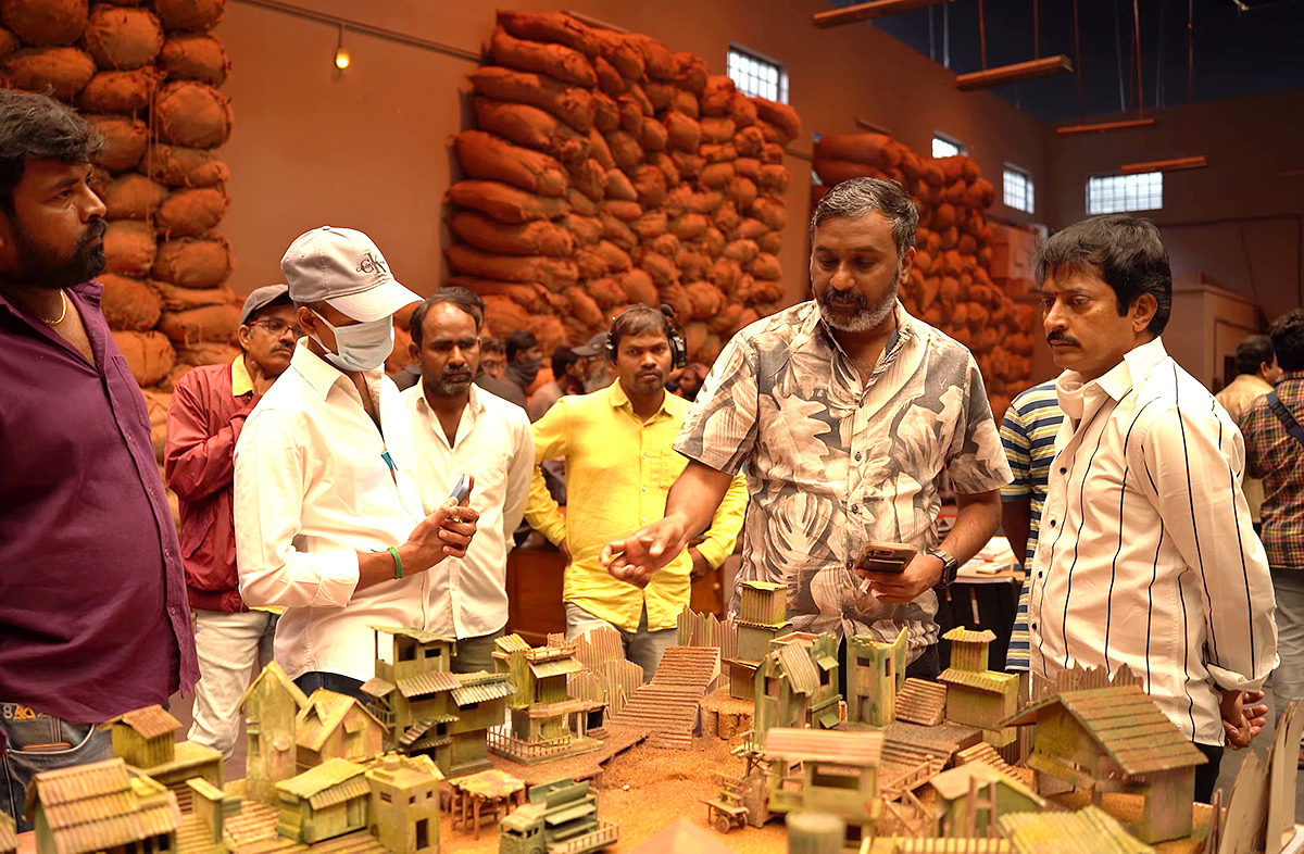 Mahesh_20Babu_20Guntur_20Karam_20Making_20Video-9.jpg 9