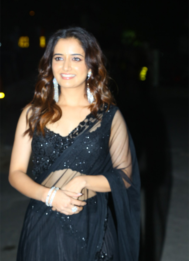 Naa_20Saami_20Ranga_20Movie_20Actress_20Ashika_20Ranganath-13.jpg 13